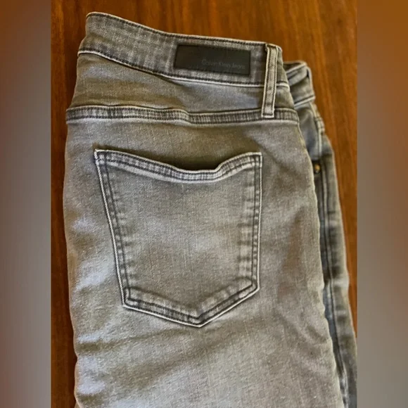 Calvin Klein jeans washed gray  slim boyfriend grey jeans - Picture 4 of 10